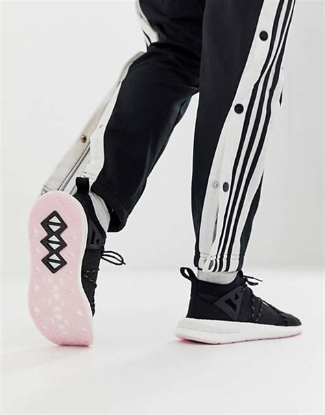 adidas originals arkyn sneaker in schwarz und weiß